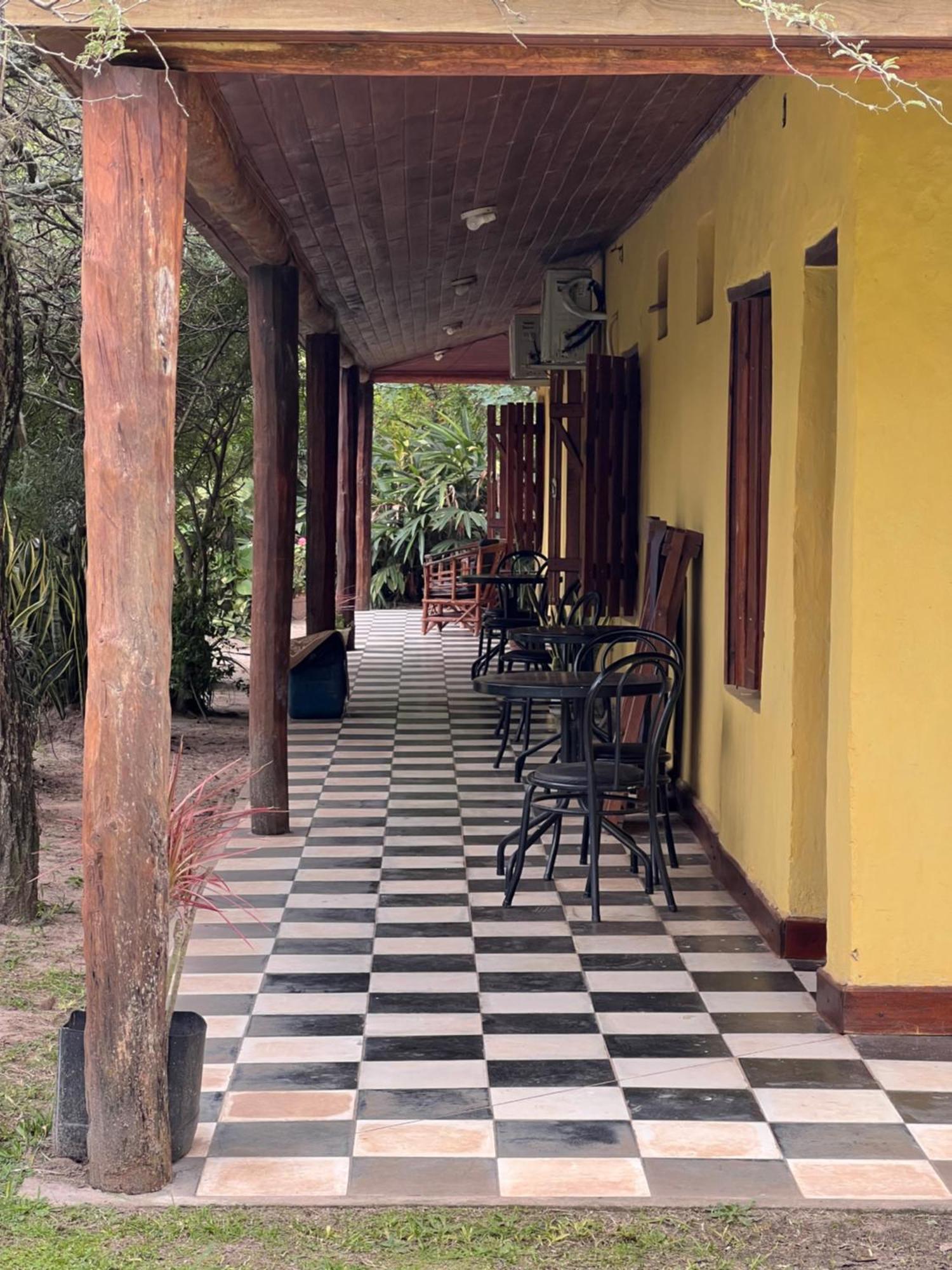 Posada El Yacare Colonia Carlos Pellegrini  Eksteriør billede